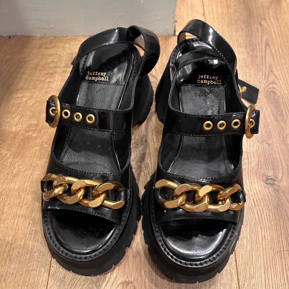 Combat sandals